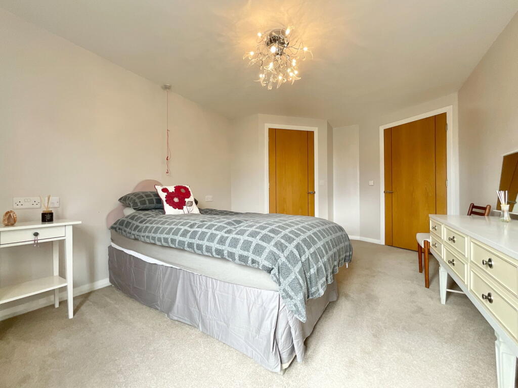 Apartment in Preston - More