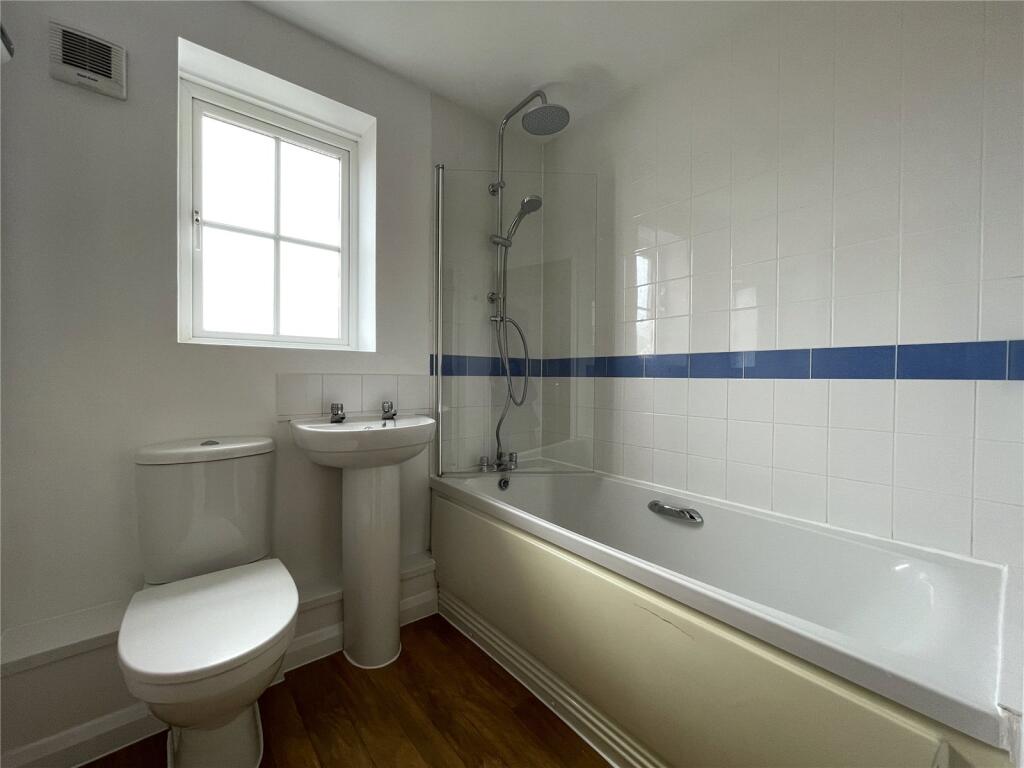 Apartment in Taunton, Firepool - View 4