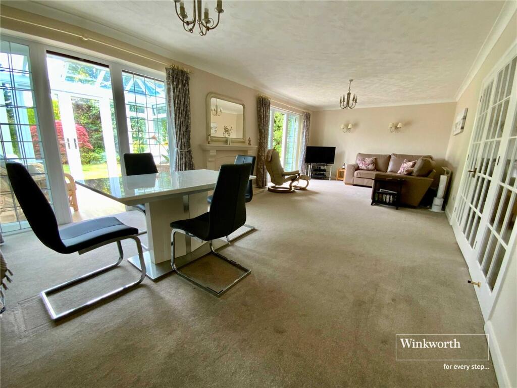 Island View Avenue, Christchurch, Dorset, BH23 photo 2