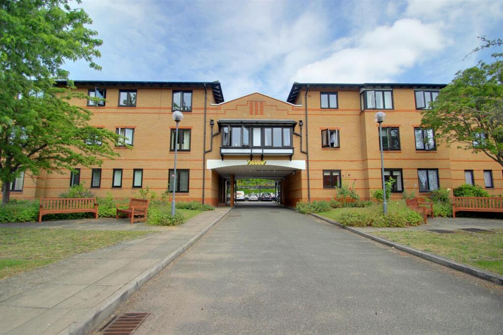 Main image of property: Lakeview, Railway Terrace, Kings Langley