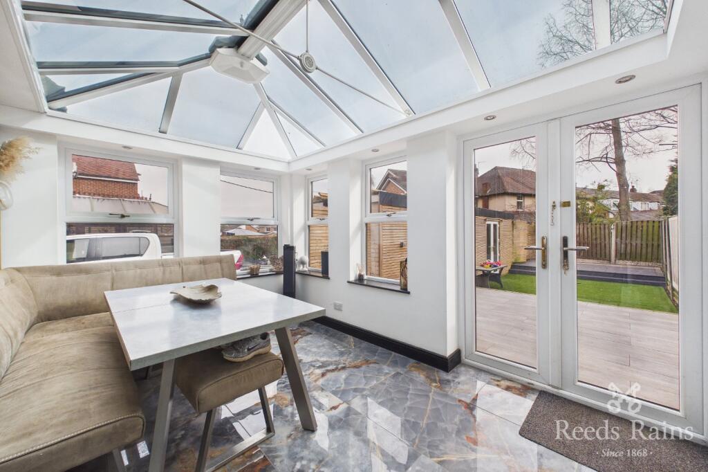 Main image of property: Oakwood Avenue, Wakefield, West Yorkshire, WF2