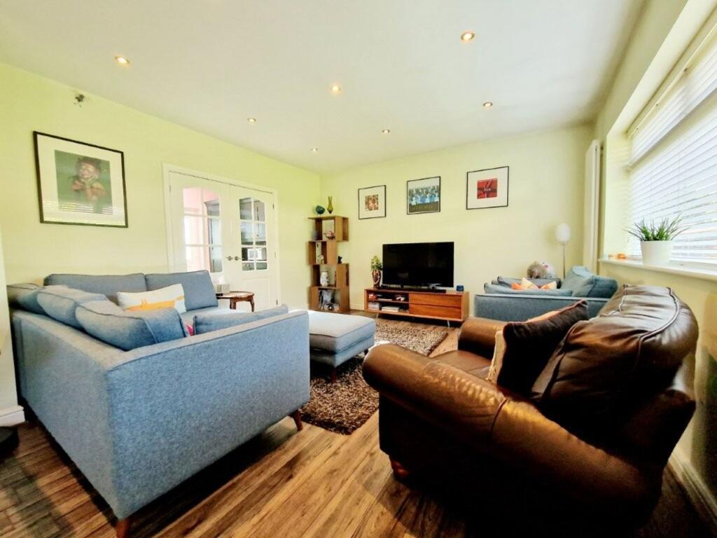 Circular Road, Prestwich, M25 photo 2