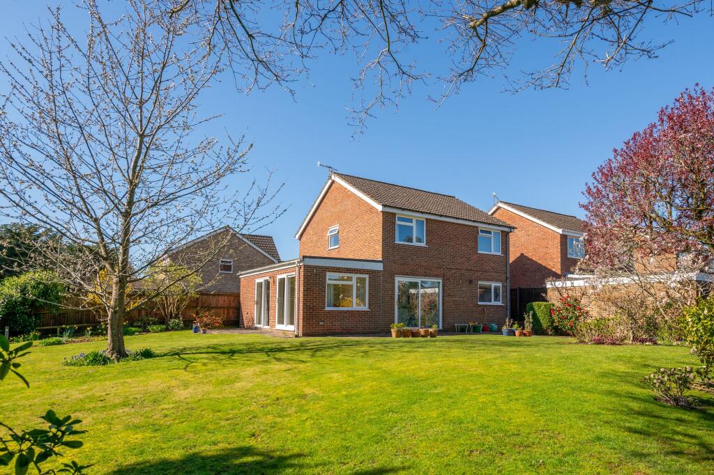House in Reigate and Banstead, Surrey - View 2