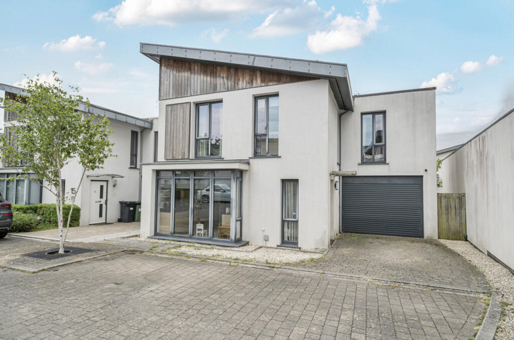 Main image of property: Faringdon Court, Basingstoke, Hampshire, RG24