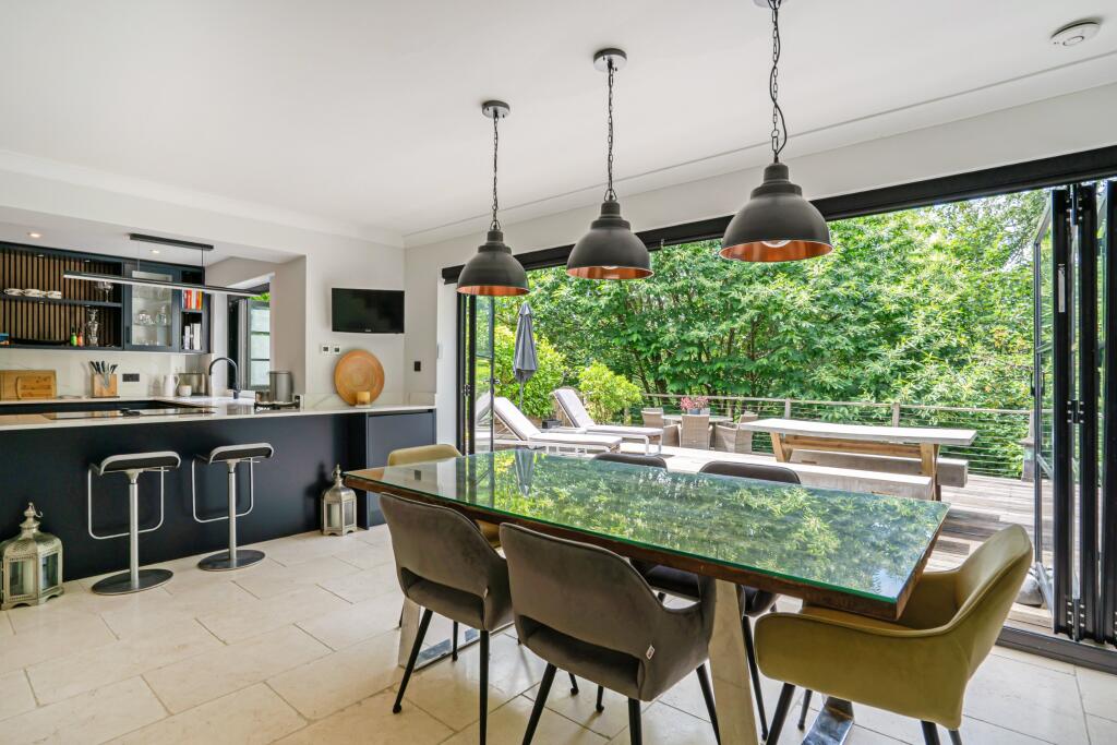 House in Runnymede, Surrey - More