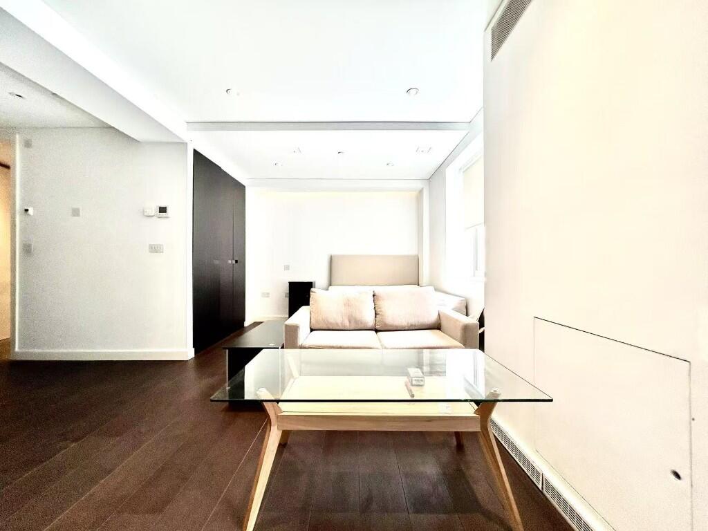Studio flat for rent
