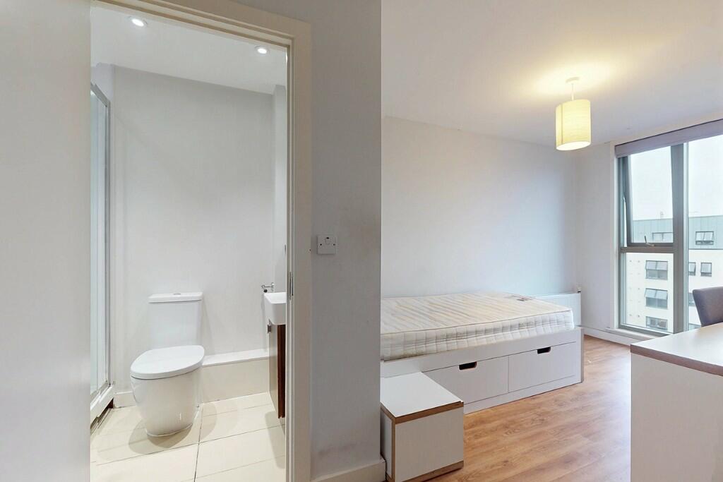 Main image of property: Mile End Road, London, E1