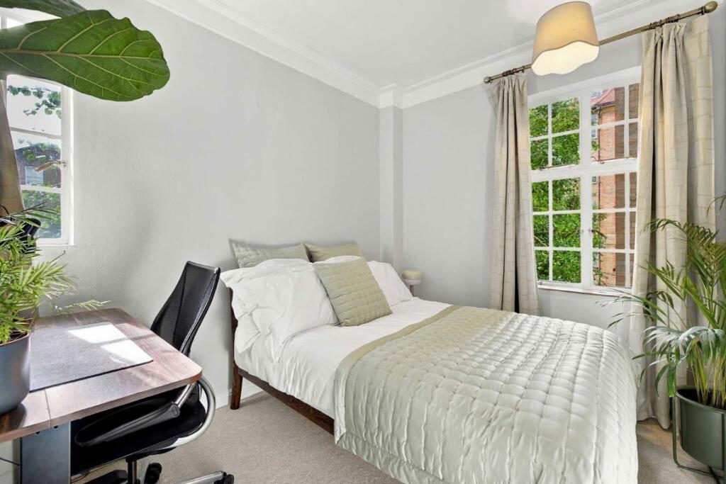 Apartment in London - More
