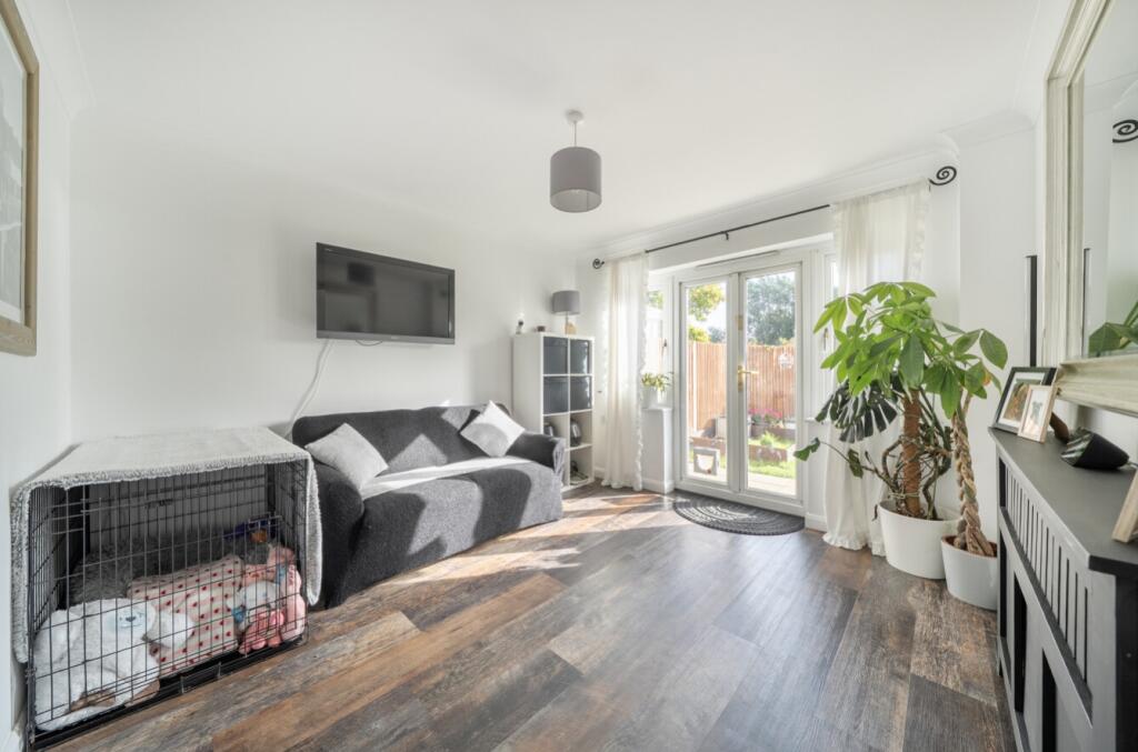 House in Sutton - View 5