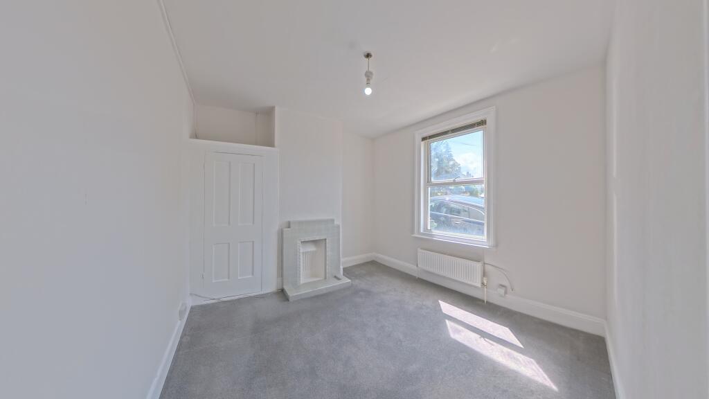 Apartment in Brighton - View 5
