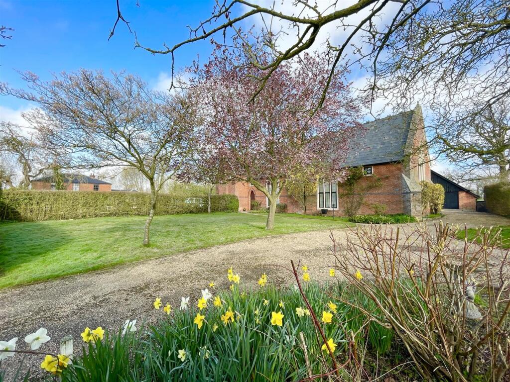 Main image of property: The Heywood, Diss