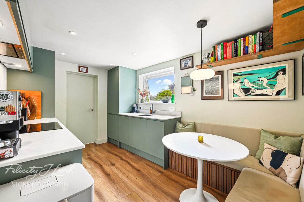Apartment in London - View 5