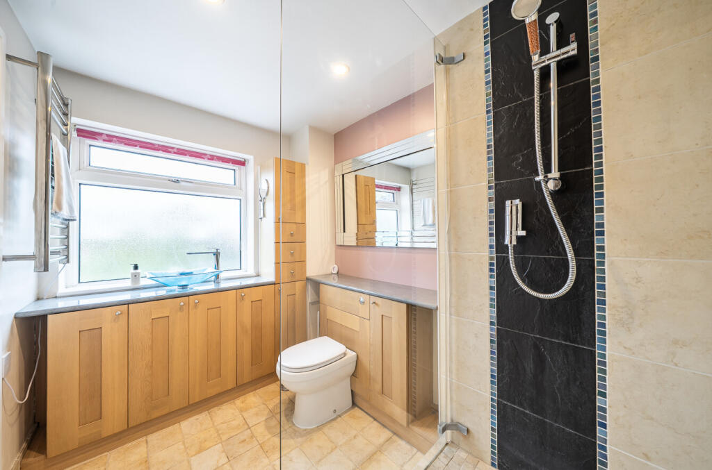House in Southampton - More