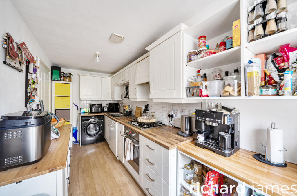 House in Swindon, Haydon Wick - View 5