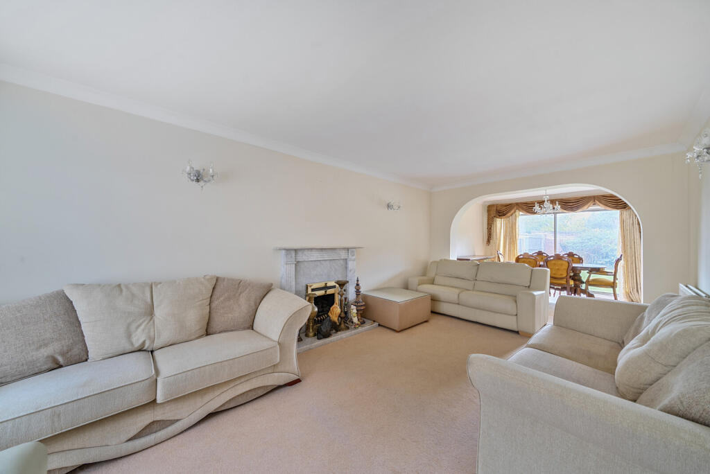 House in Spelthorne, Upper Halliford - View 5