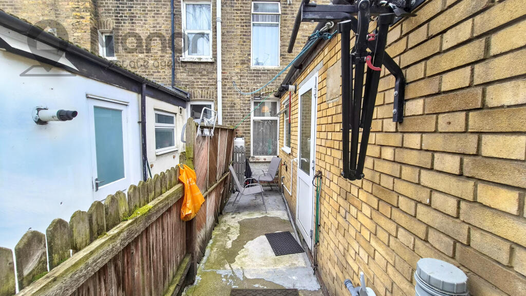 2 bedroom terraced house for rent