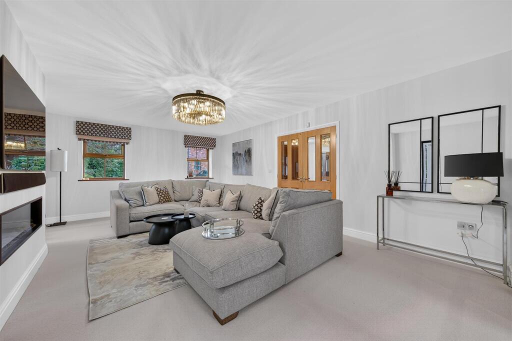 House in Ampthill, Central Bedfordshire - View 3