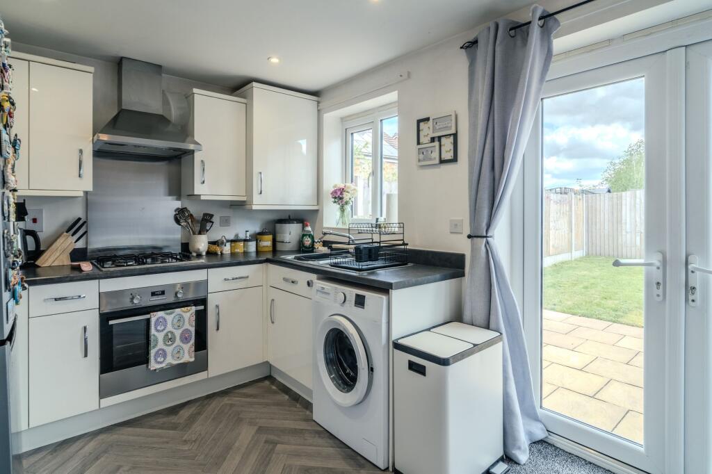 Pardoe Drive, Pershore, WR10 photo 2