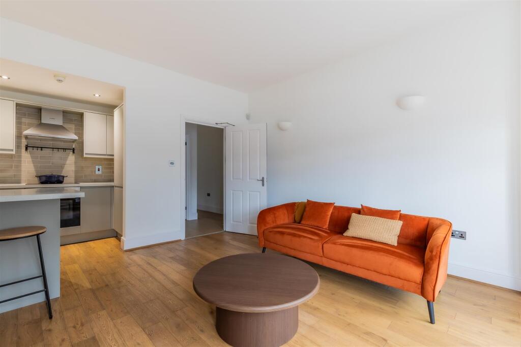 Apartment in Cardiff - More