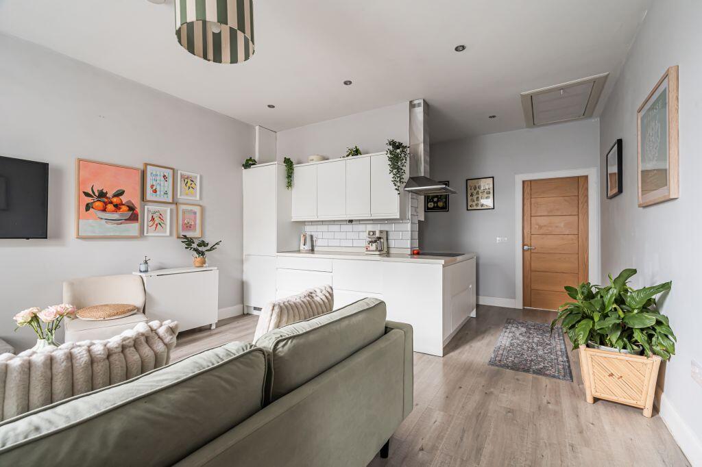 Apartment in Edinburgh - View 4