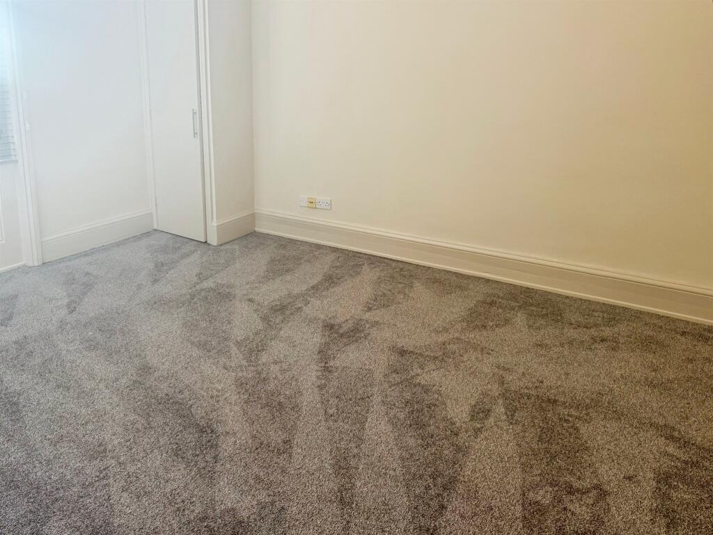 Clarendon Place, Leamington Spa - View 5