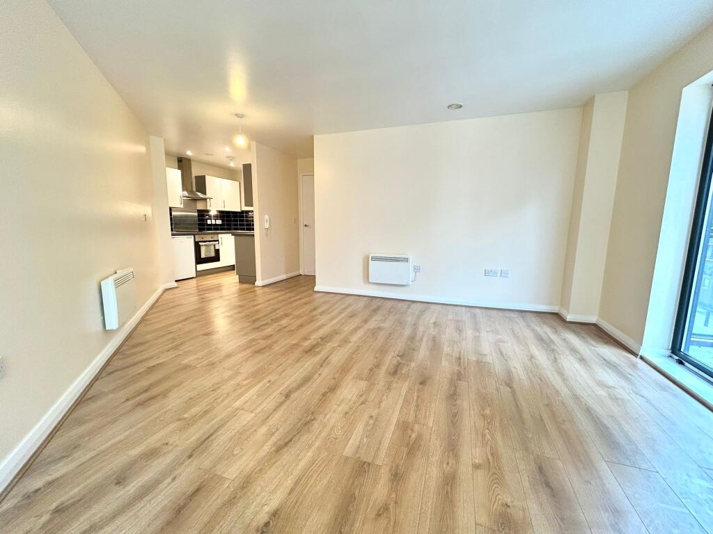 Apartment in Leeds, West Yorkshire - View 4