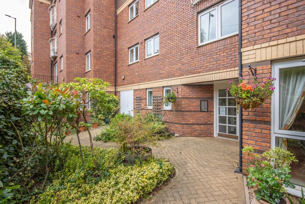 Main image of property: 7 Ridgeway Court, Warwick Avenue, Derby, DE23 6LH