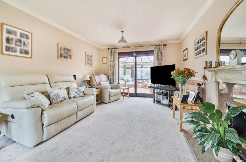 Tiptree Close, Lower Earley, Reading photo 2