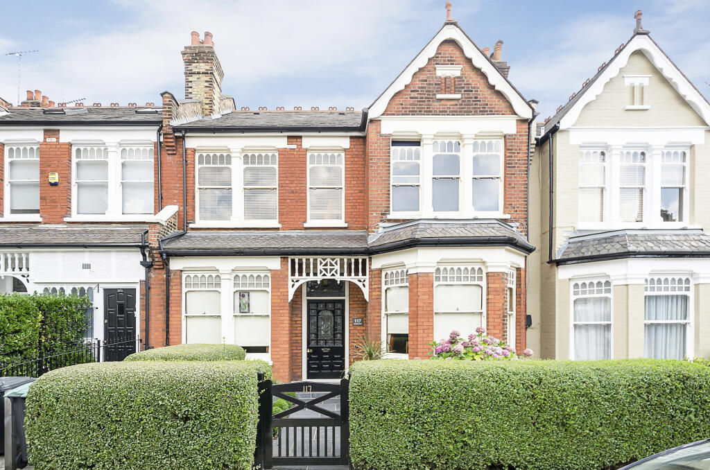 Main image of property: Rosebery Road, London, N10