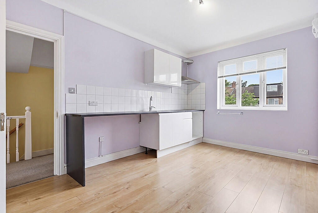 Apartment in London, Leytonstone - View 5