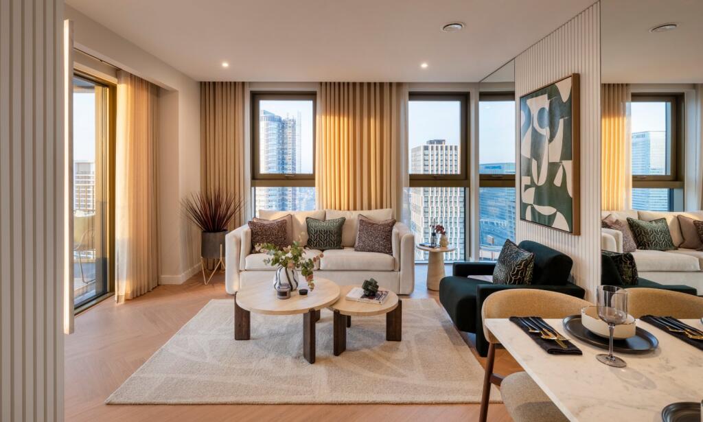 2-bed flat on One Thames Quay, 
222 Marsh Wall, E14, £889,000
