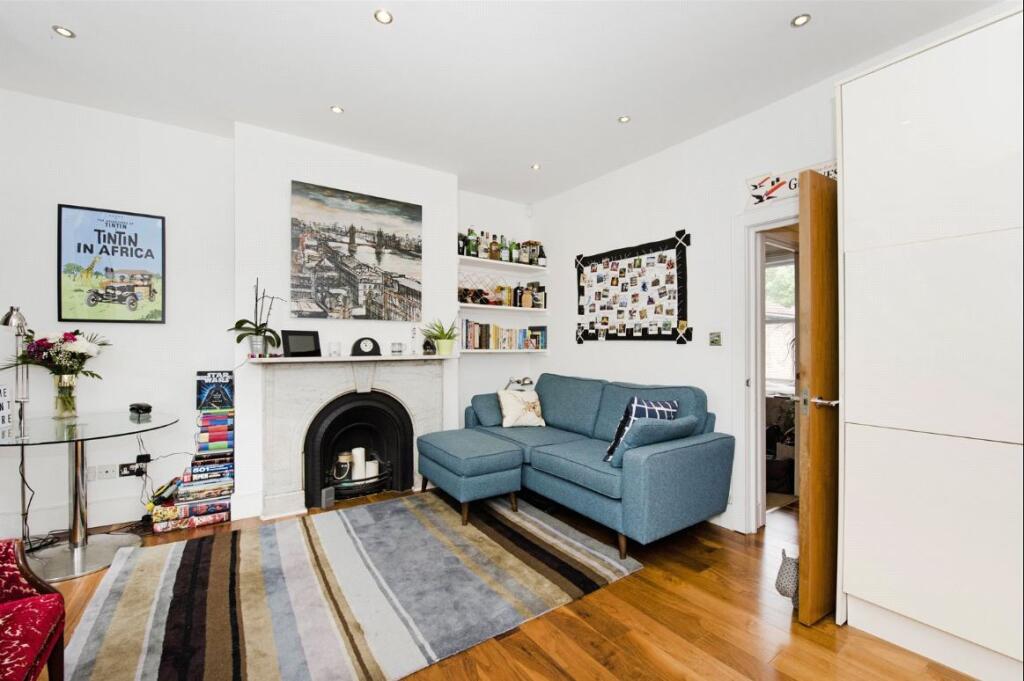 Apartment in London - View 5