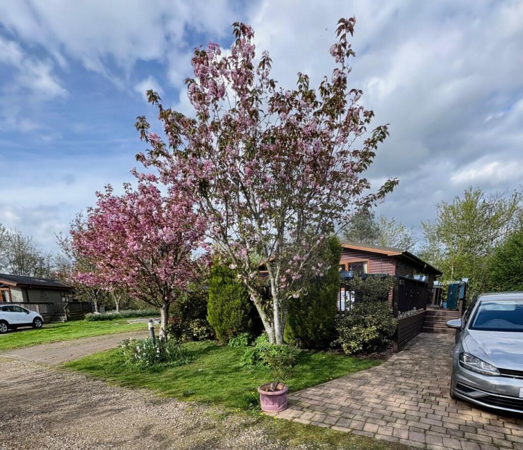 No 9 Bulmer farm lodges Bespoke , Yorkshire and the Humber, England, YO17 6SA, United Kingdom