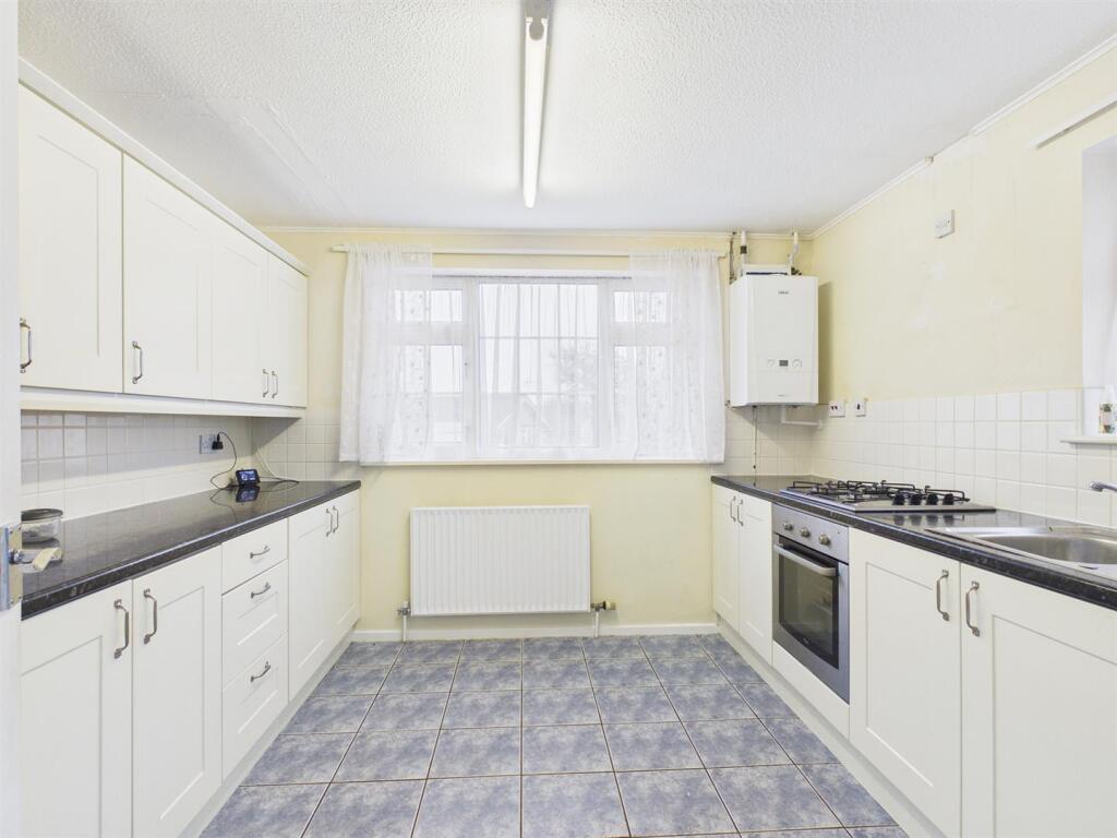 Chestnut Close, Bridlington photo 2