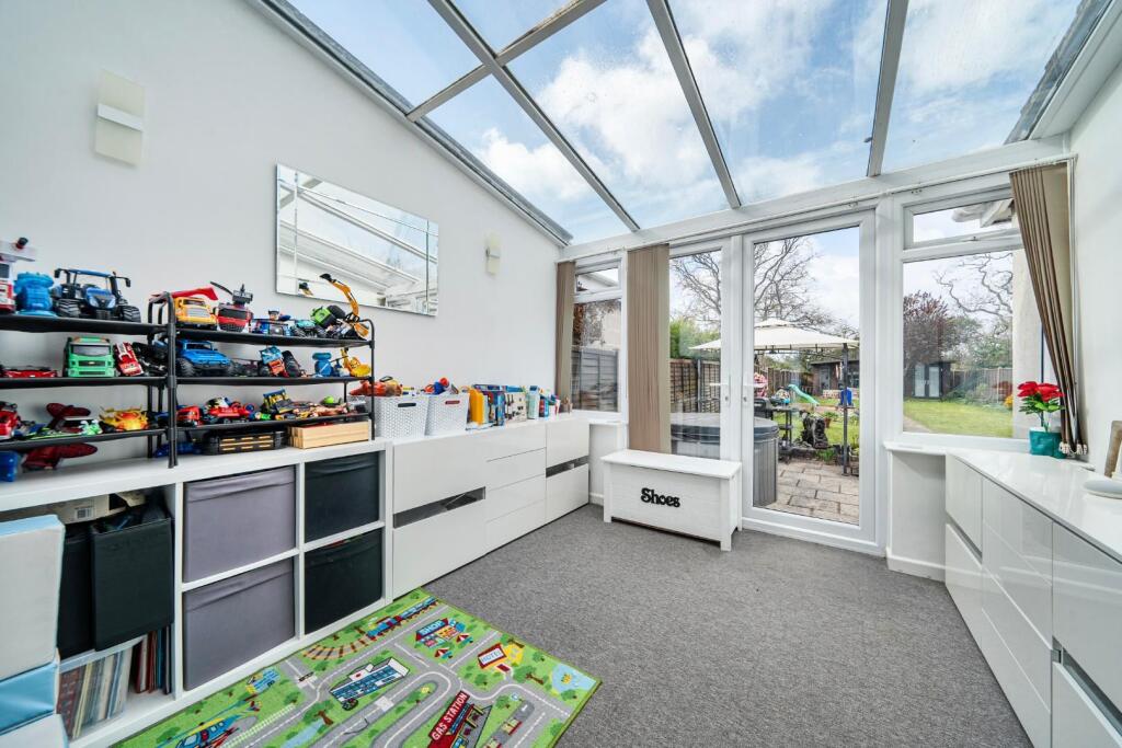 House in Havant, South Hayling - More