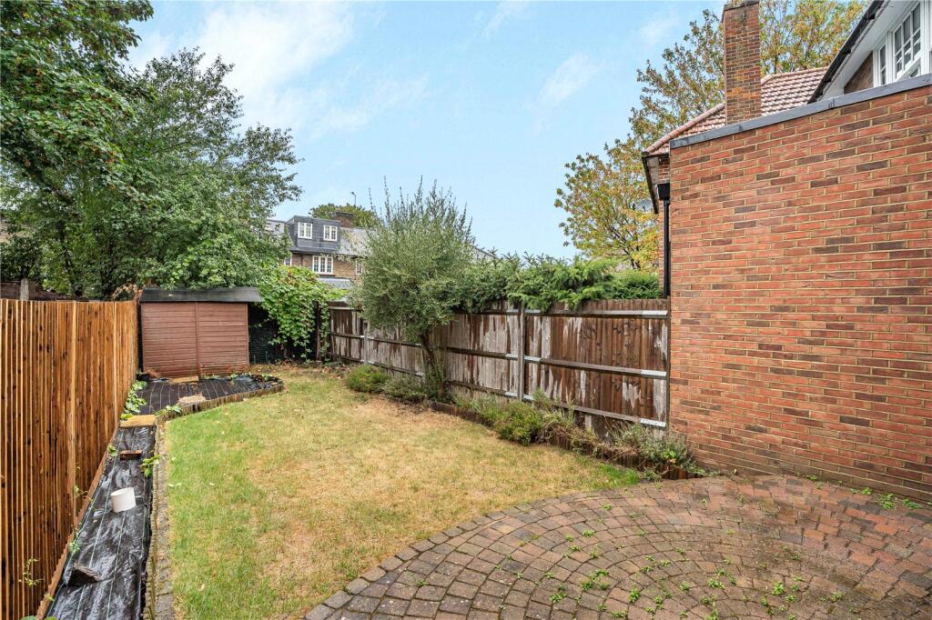 House in London, Roehampton - View 5
