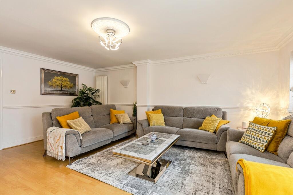 House in Crawley, Forge Wood - View 3
