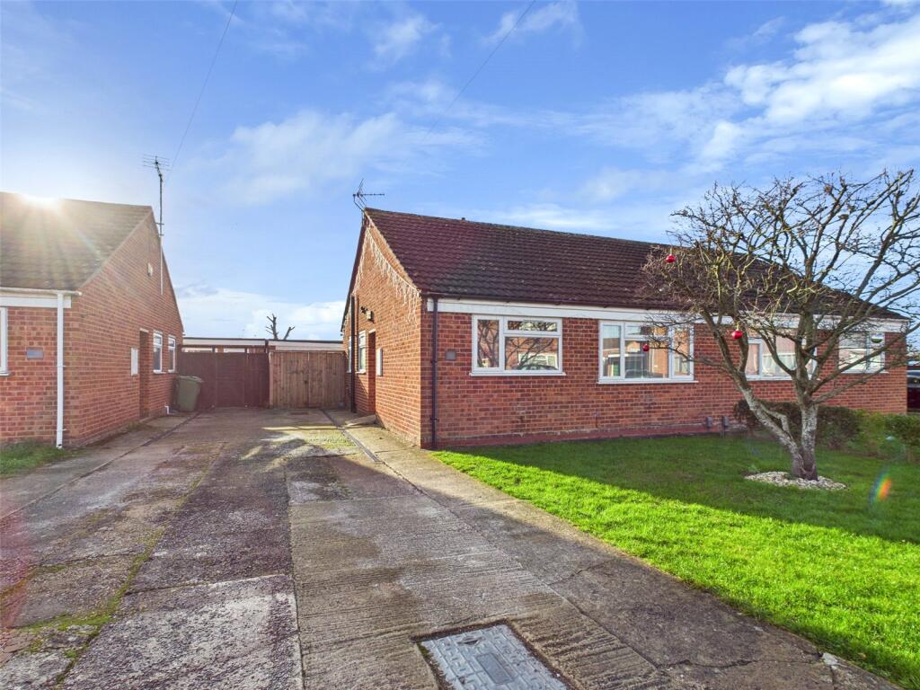 2-bed house on Courtfield Road, Quedgeley, Gloucester, Gloucestershire, GL2, £260,000