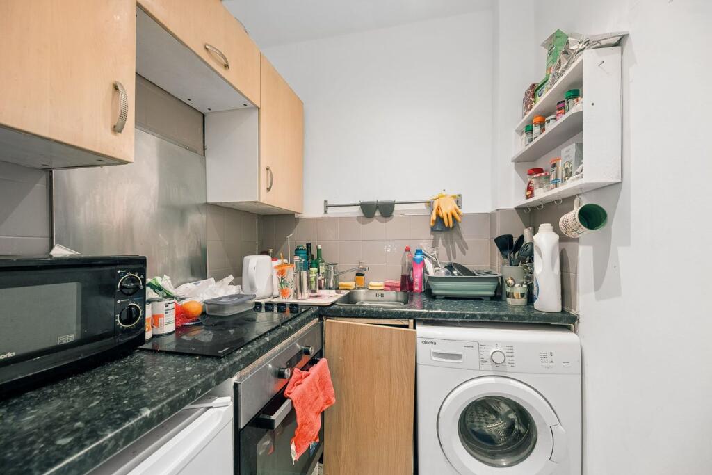 Apartment in Glasgow, West Dunbartonshire - More