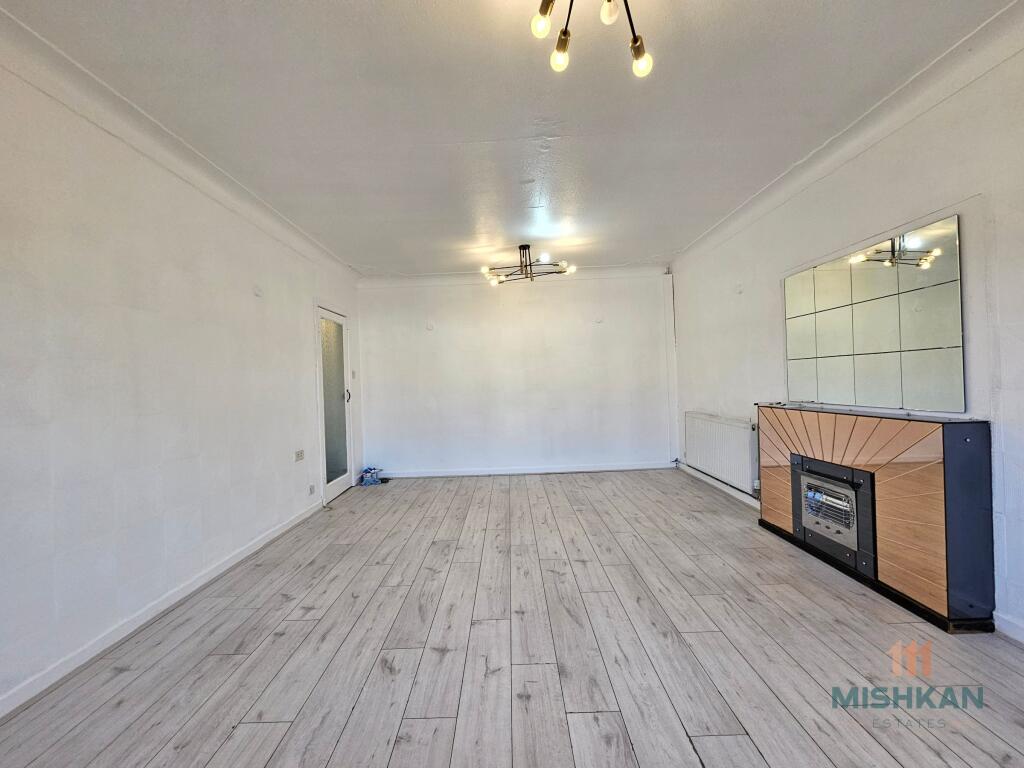 Apartment in Salford, Greater Manchester - View 3
