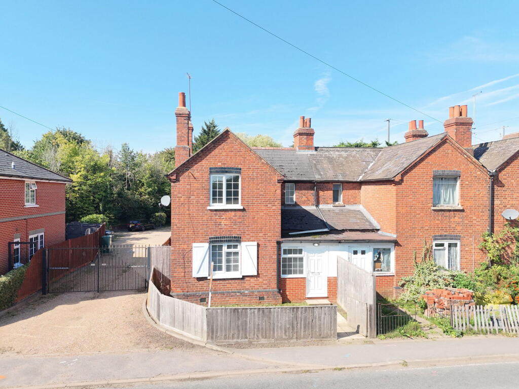 3-bed terraced on Chequers Bridge Cottages, Market Lane, Iver, SL0, £450,000