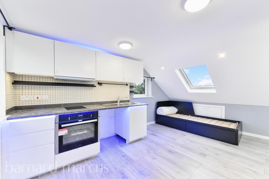Apartment in London - View 5