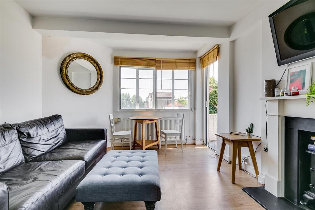 Apartment in London - More