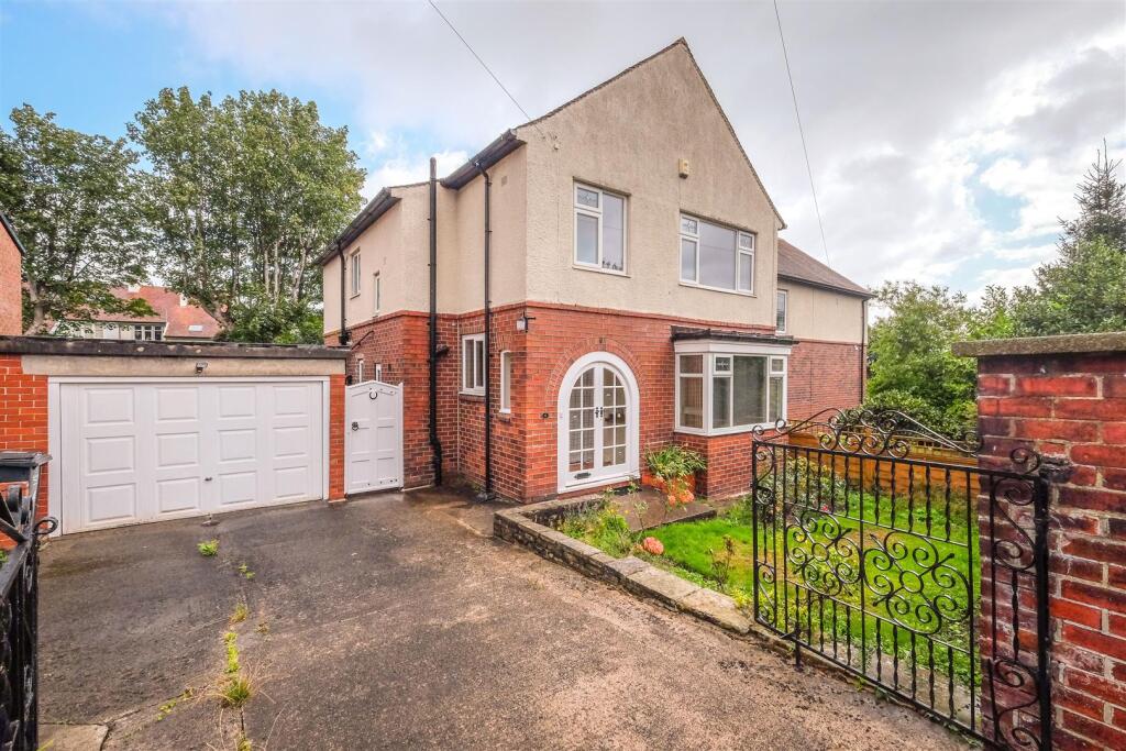 4-bed semi-detached on The Avenue, Halifax, £415,000
