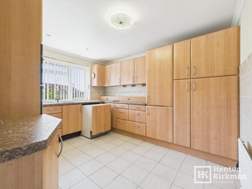 Apartment in Basildon, Billericay - More