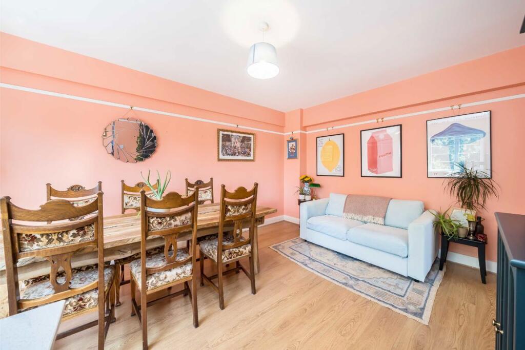 Apartment in London - View 3