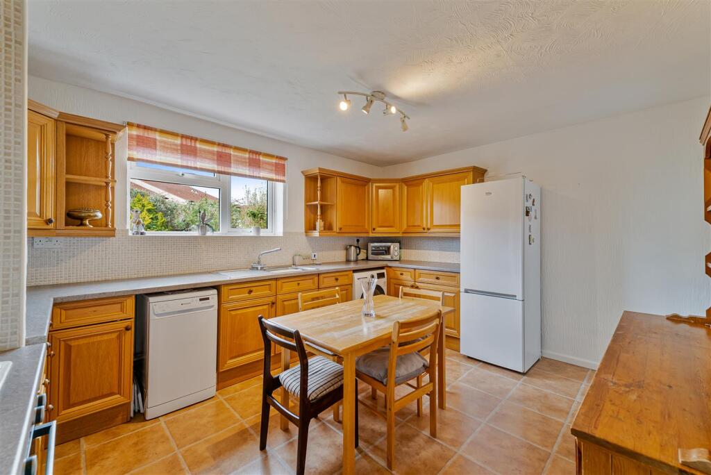 Apartment in Bristol - View 3