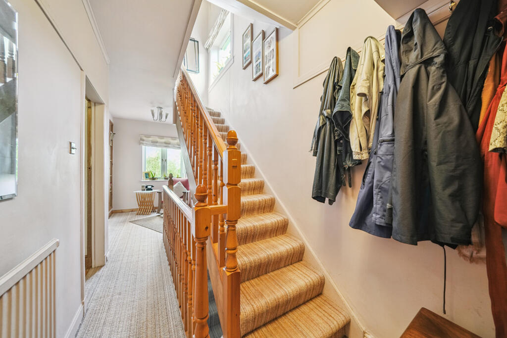 House in Clarkston, Hillview, Carolside - View 5