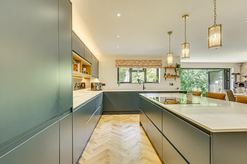 House in Southend-on-Sea - View 4