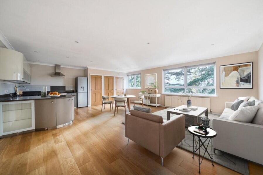 Apartment in Guildford, Surrey - View 5
